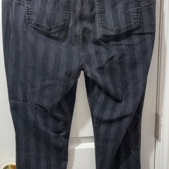 Torrid Bombshell Skinny High Rise Stretchy Skinny Stripped Black Jeans Sz 22R - Picture 8 of 10